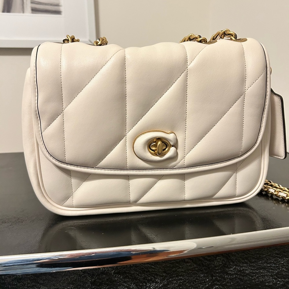 Coach Pillow Madison 26 in Chalk